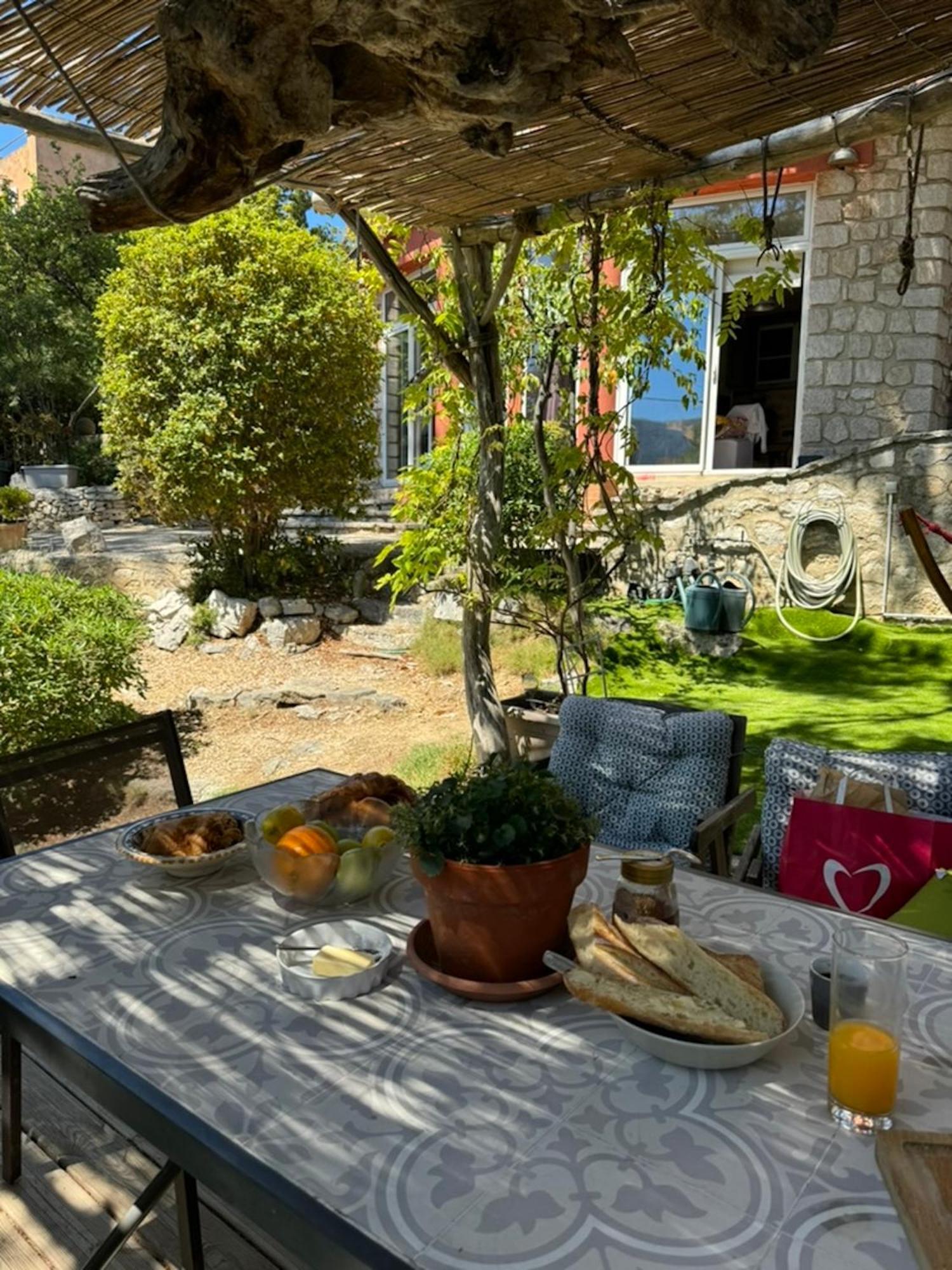 Appartements Avec Jardin Dans Villa Rocaille Cassis Exterior photo
